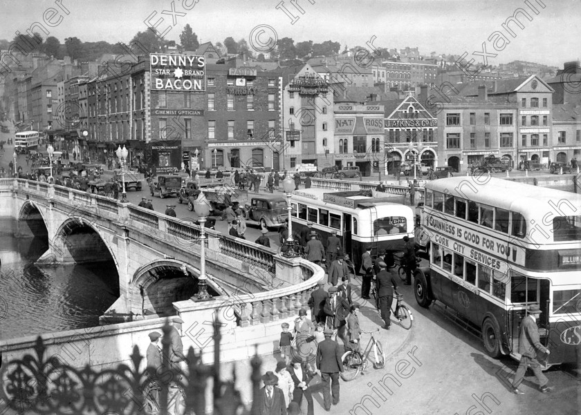 CSS6 Patrick s-bridge-old 
 Heavy traffic on St. Patrick's Bridge, Cork 08/08/1936 Ref. CSS6 
 Keywords: old black and white cars busses automobiles