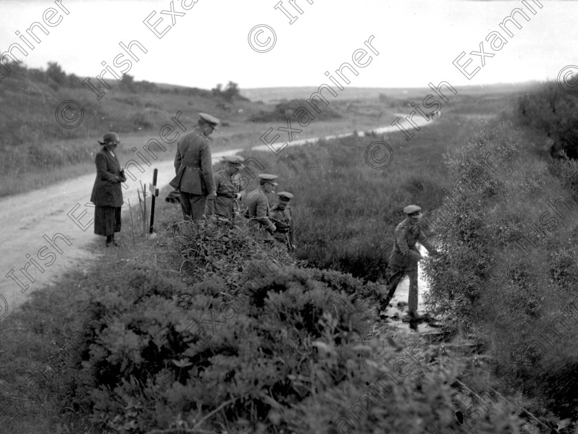 430712 
 Please archive -
Irish Free State Army personnel at the scene of the shooting of Michael Collins at Beal na Blath.
Ref. 8B 01/06/1923
old black and white soldiers politics