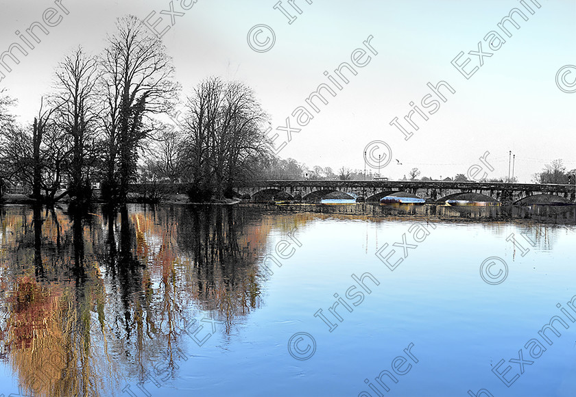 NowandthenFermoyold4-mix-hires 
 Now and Then Fermoy
Picture: Eddie O'Hare
View River Blackwater running through Fermoy, Co. Cork 12/3/1983 (Photo Eddie O'Hare) old black and white bridges