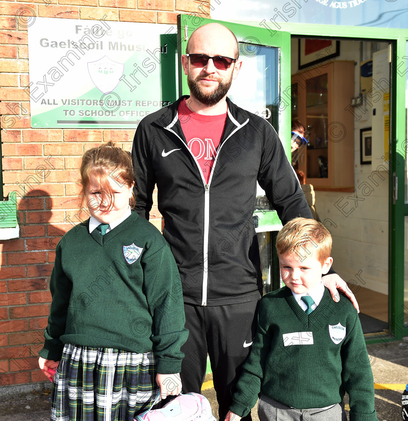 EOHMhuscrai01 
 31st August 2020....... Ollie Murray starting his first day at Gaelscoil Mhuscrai in Blarney yesterday with his dad Rory and sister Hayley Picture: Eddie O'Hare