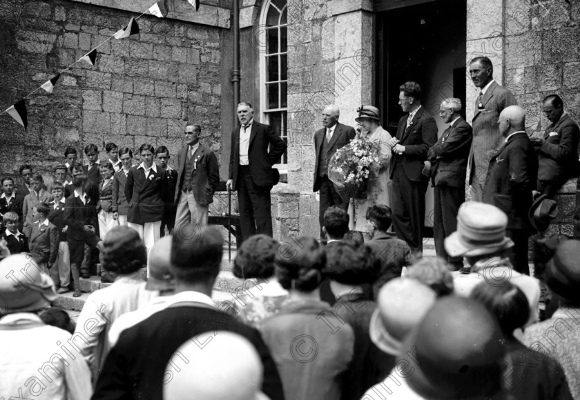 482938 482938 
 Please archive -
Opening of Midleton College Fete by the Earl and Countess of Midleton. 30/06/1929 Ref. 355A
Old black and white schools colleges fetes