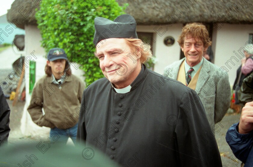 1108631 1108631 
 Divine Rapture film at Ballycotton, 11/7/95 1995 
Marlon Brando , John Hurt . ref no 629/048 629/48